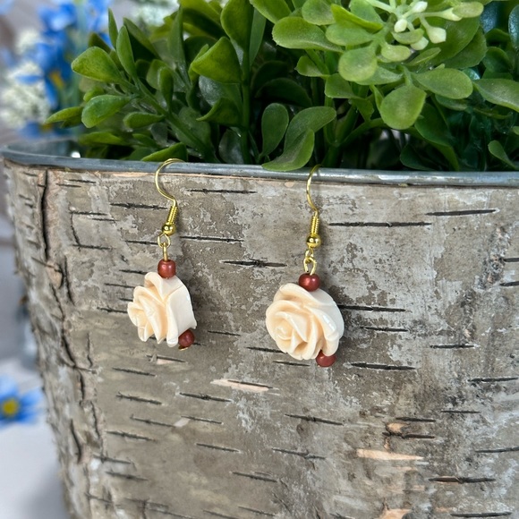 Handmade Rose Earrings - Picture 1 of 9